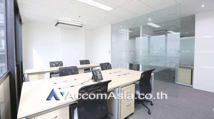  Office space For Rent in Sukhumvit, Bangkok  near BTS Ekkamai (AA15940)